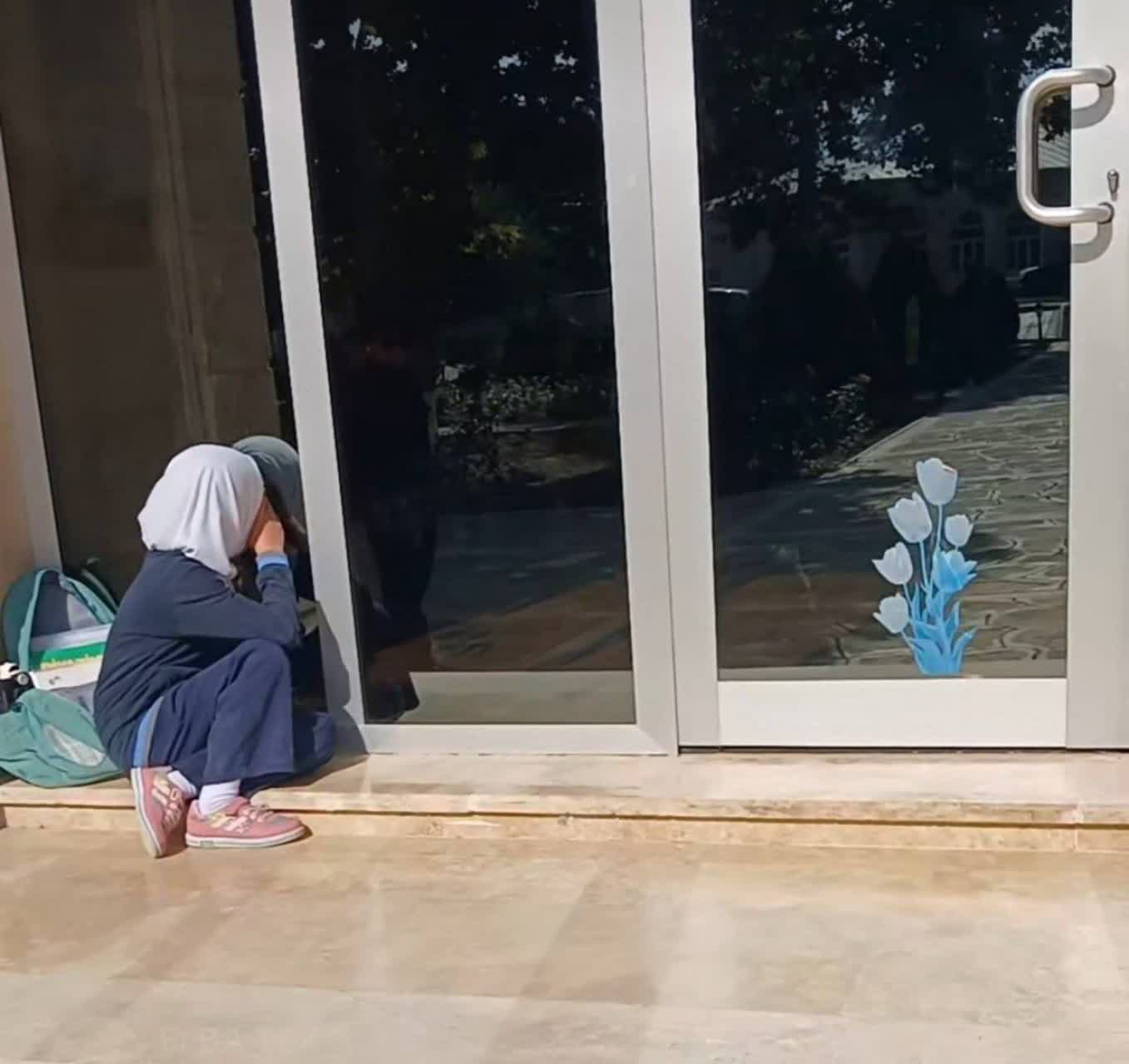 به تصویر نگاه کنید ...
